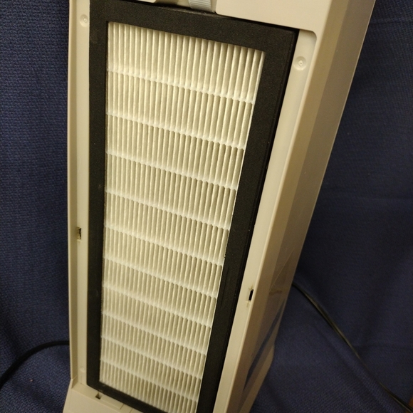 Oreck Air Tower Purifier Model  WK17500QPC 3-Speed Portable HEPA Filtration USED - Picture 10 of 14